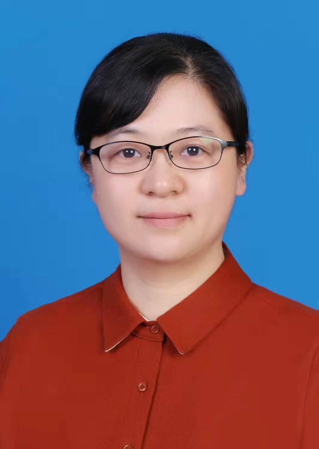 龙晓娣 区委副书记、代理区长