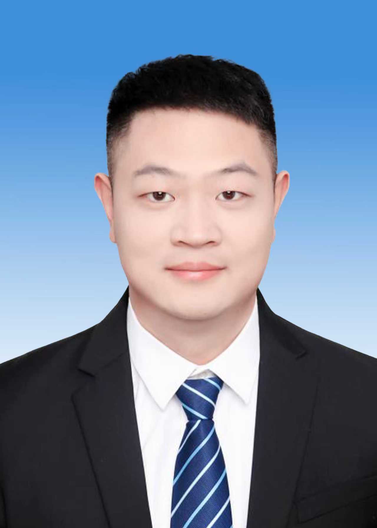 汤瑞瑞 区政府副区长、党组成员