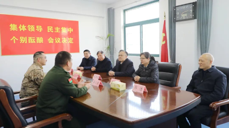 史法勇率队走访慰问区人武部和市消防救援局